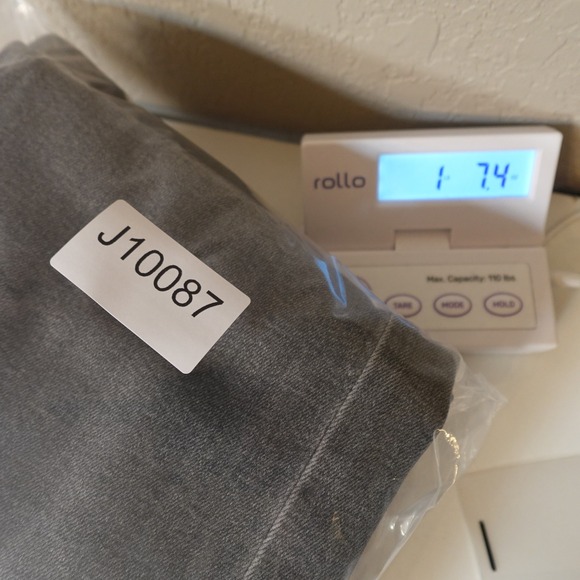 Good American Gray Straight Leg Jeans - Picture 11 of 11